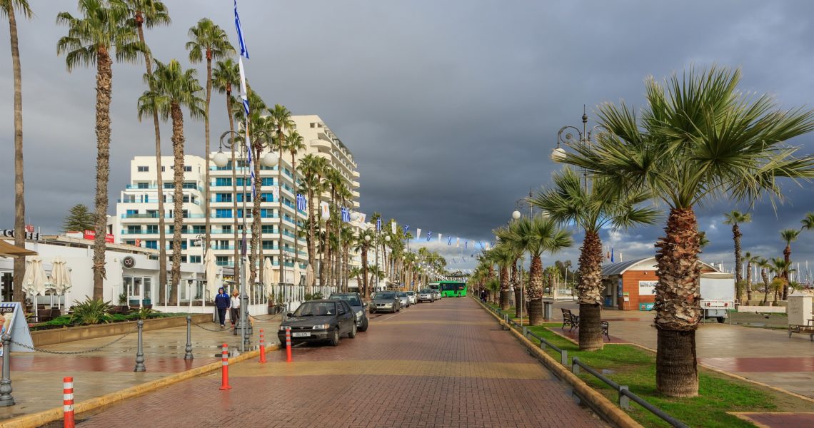 2560px Larnaca 01 2017 img14 Finikoudes