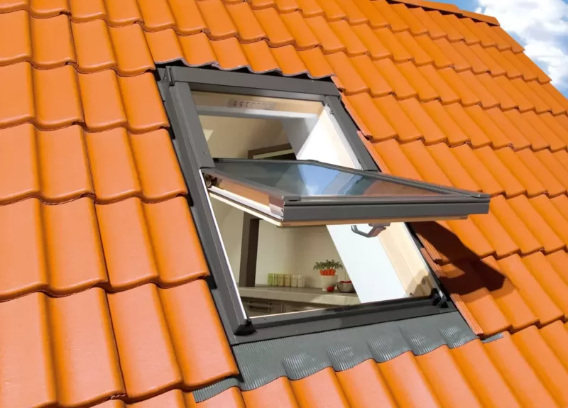 Roof window Fakro FTS-V revolving roof window